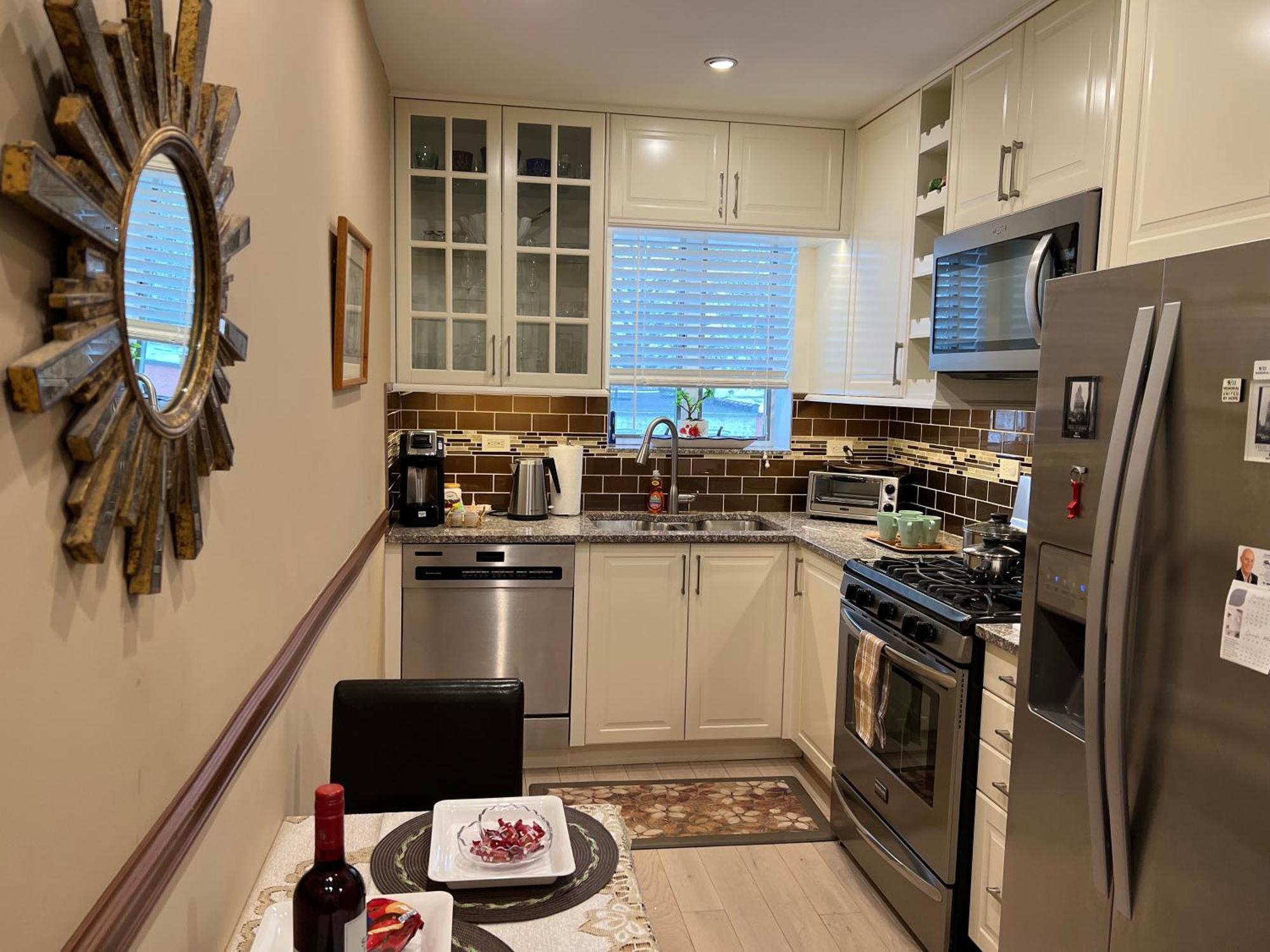 Homestay Comfort Stay In Brooklyn - Shared With A Host House Spaces