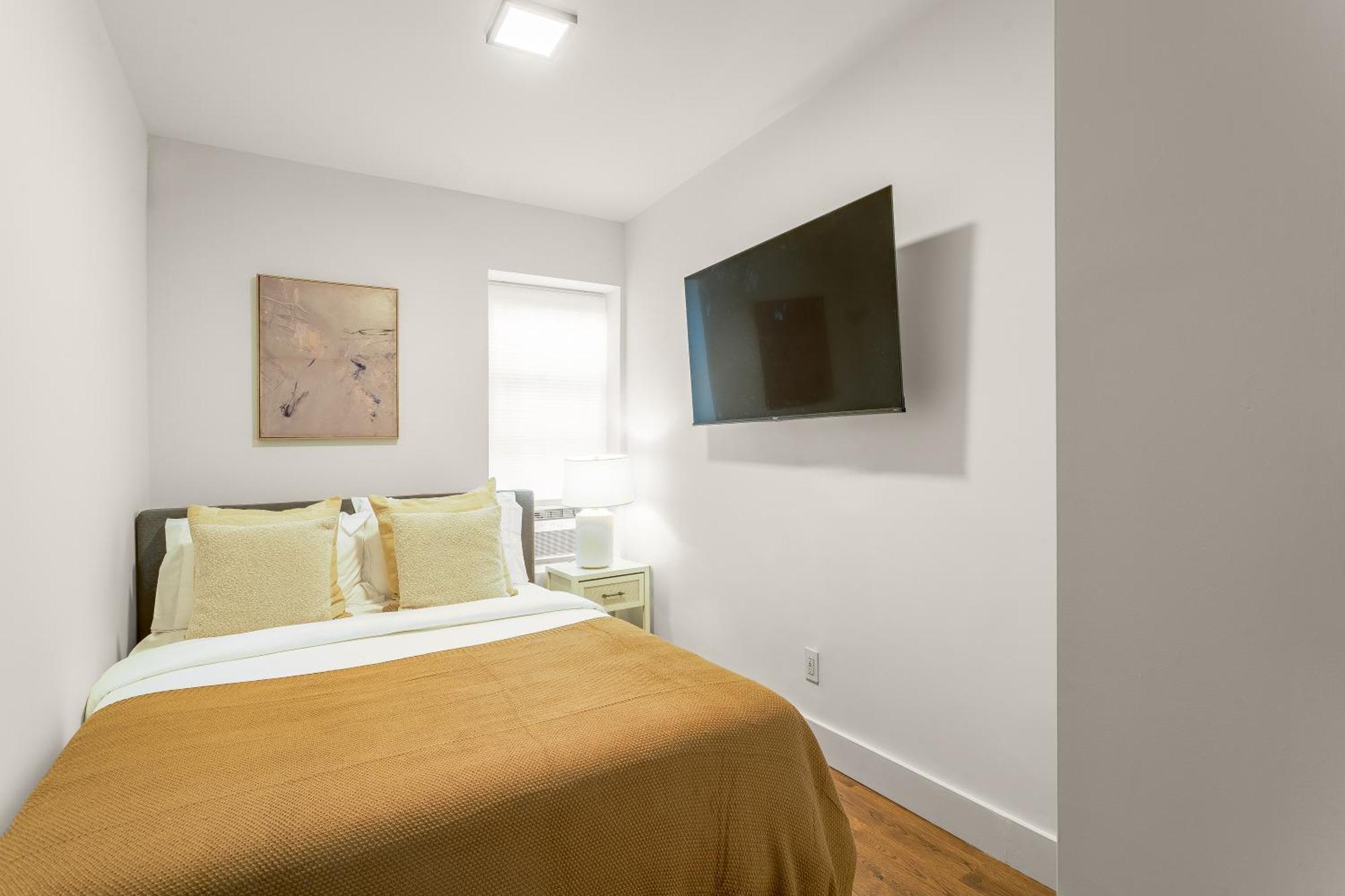 Stylish 3br 2ba East Village Steps From Tompkins Square Park * New York