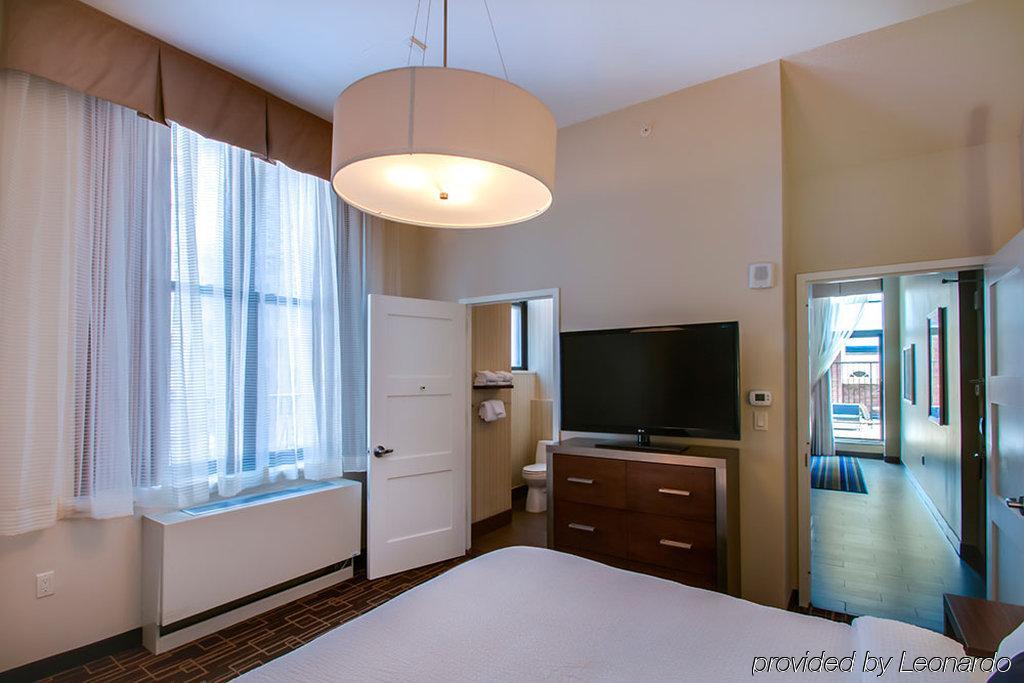Hotel By Marriott Manhattan/ Midtown Eastside 4*