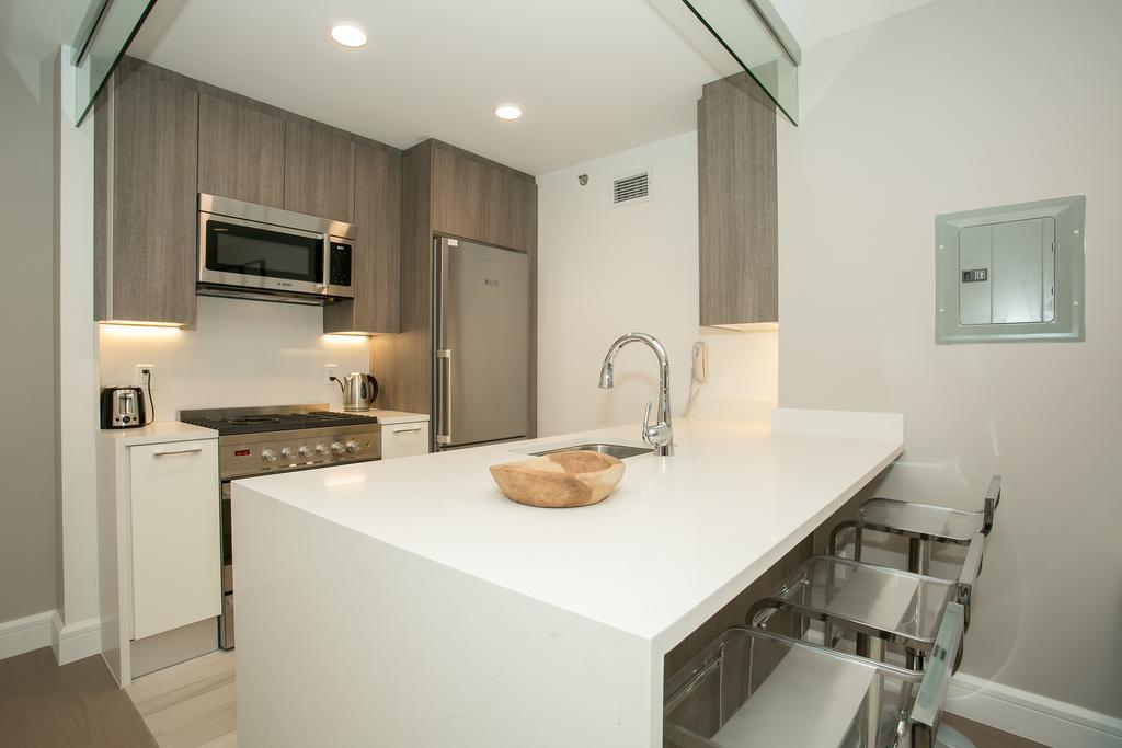 Luxury Studio - Midtown West B Apartment *