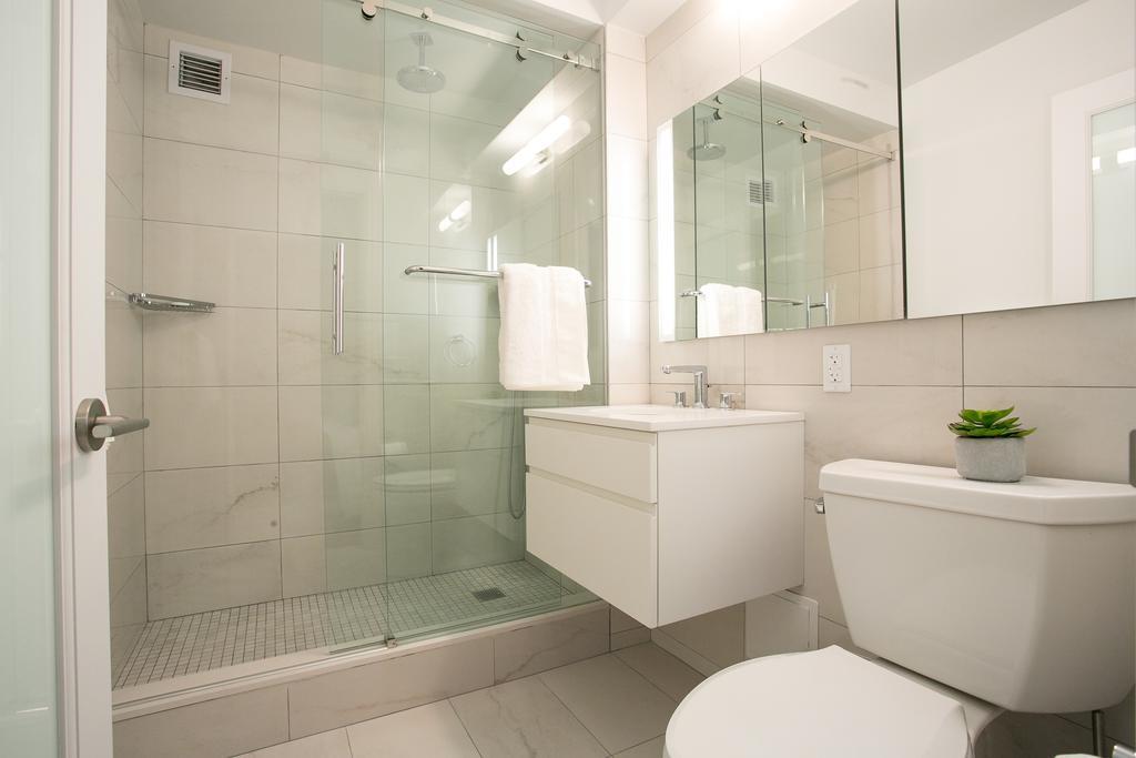 Luxury Studio - Midtown West B Apartment *