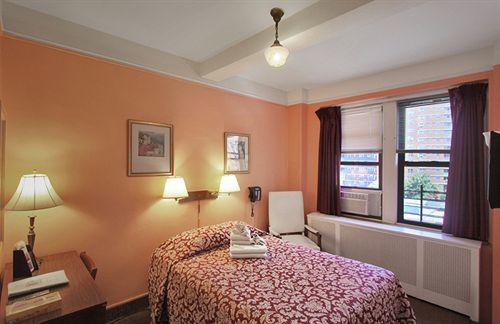 Leo House Hotel