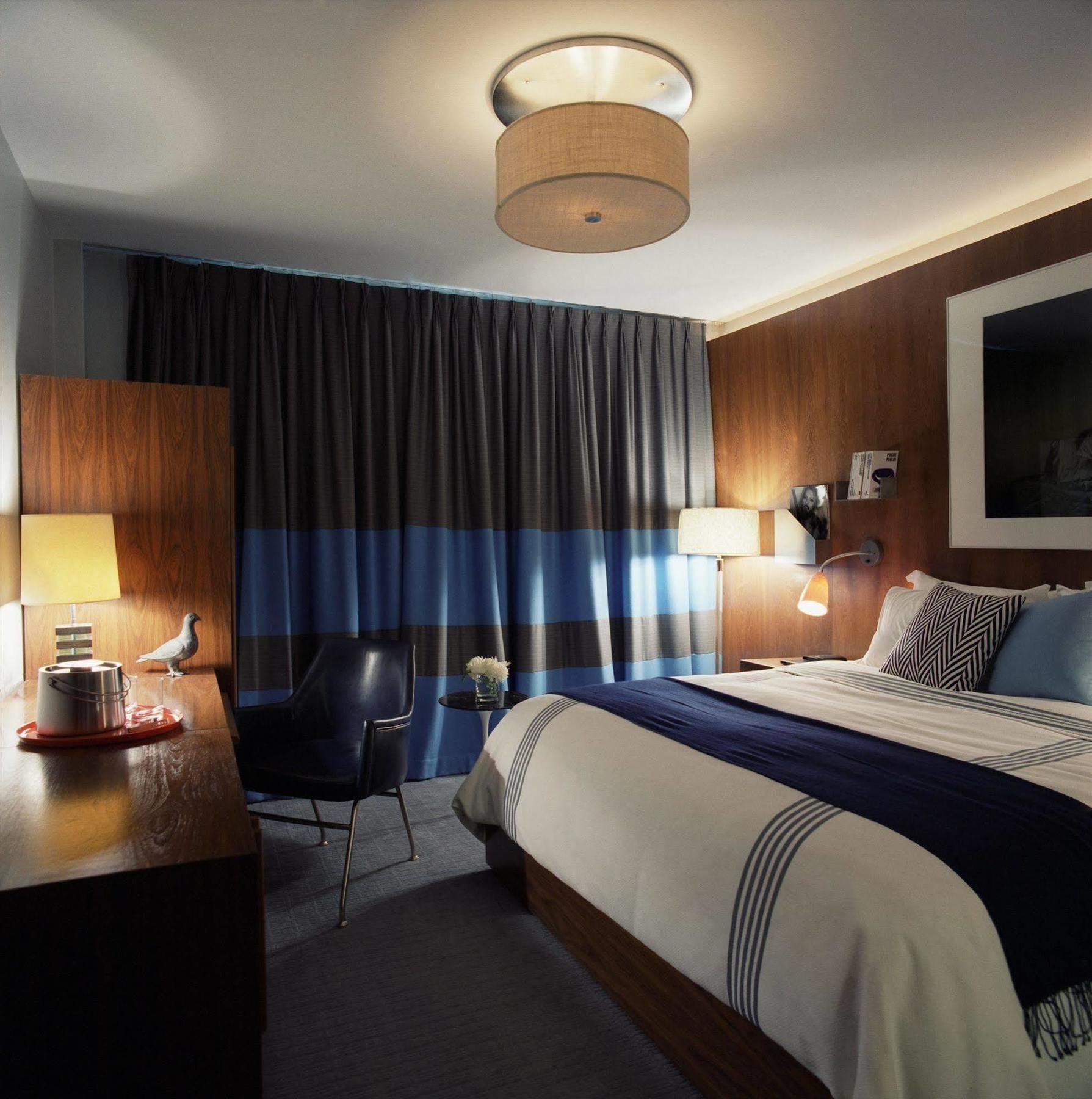 6 Columbus Park 4*