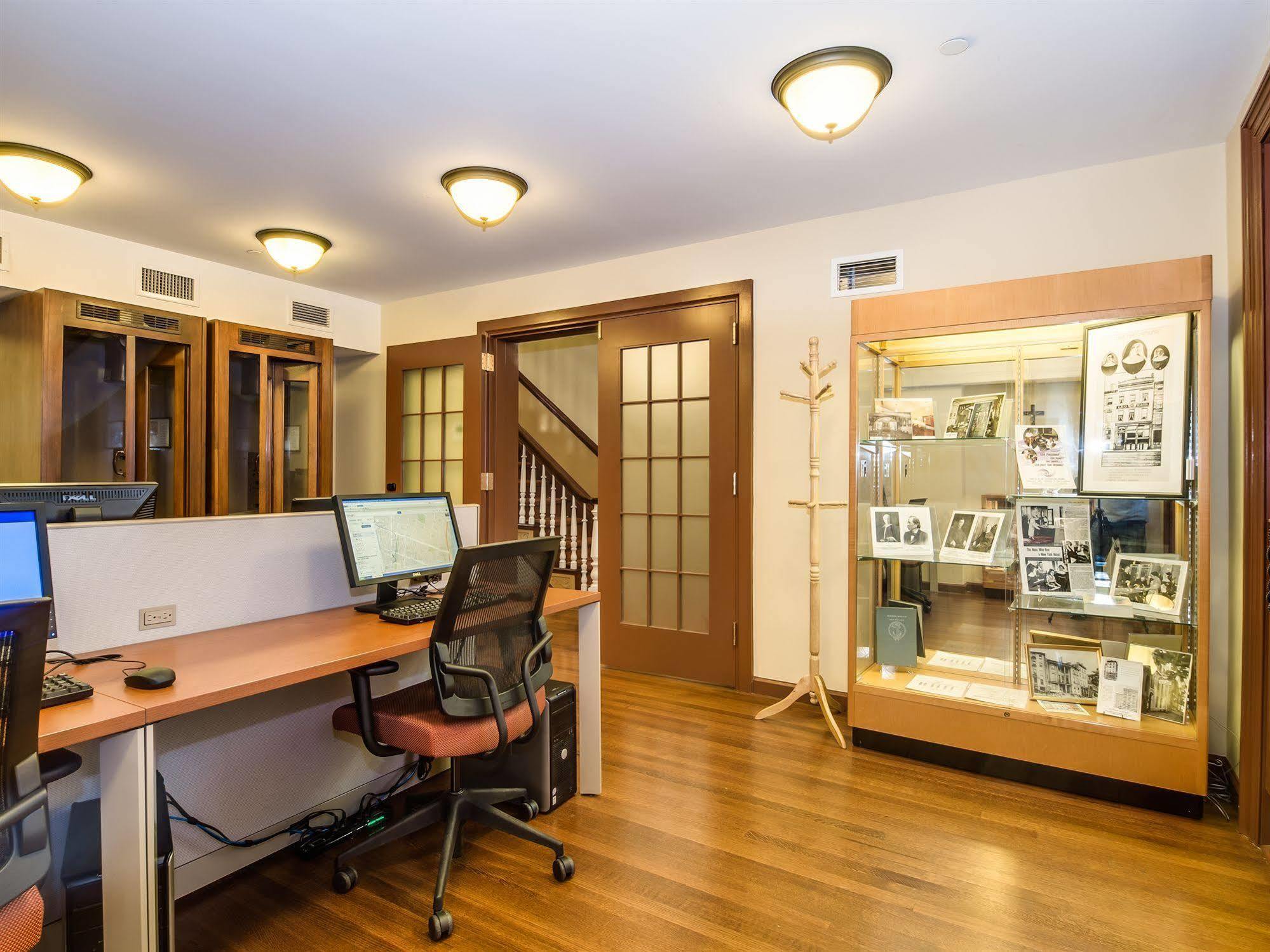 Hotel Leo House