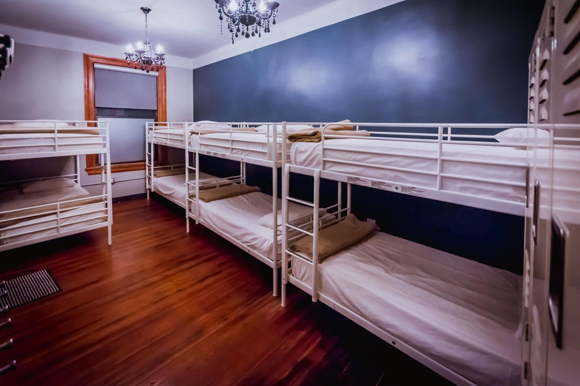 Hostel Q4 And *