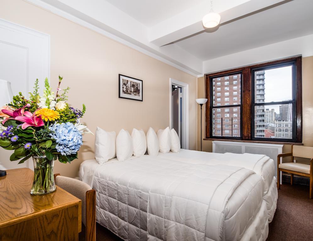 Leo House 3*