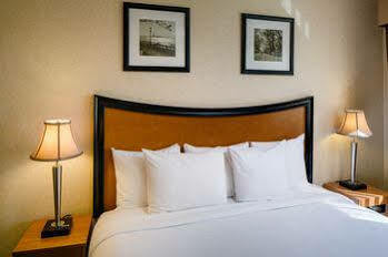 Redford Hotel 3*