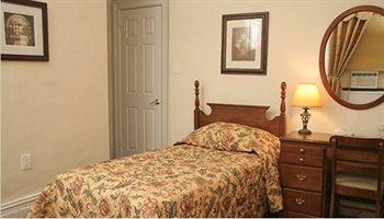 Hotel Imperial Court 2*