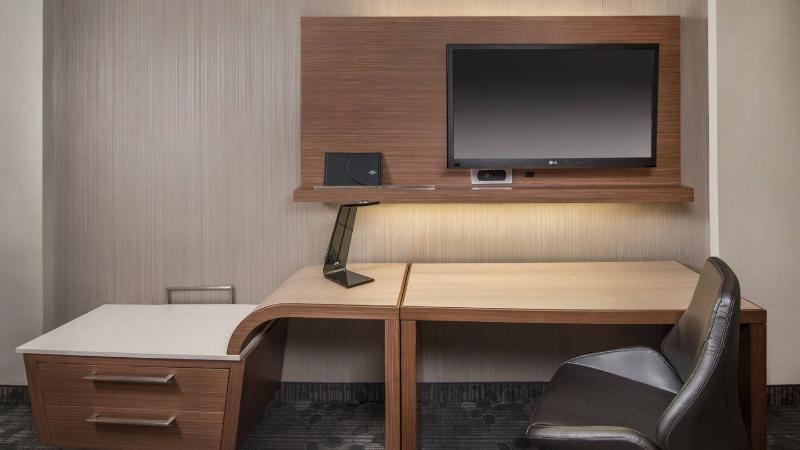 Courtyard By Marriott Queens/fresh Meadows Hotel
