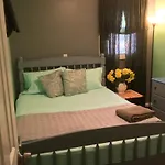 Cozy Room Near Jfk And Close To Laguardia