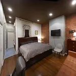 Dom-Nyc Hide-A-Way