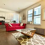 Beautiful Room In Newly Renovated Apt