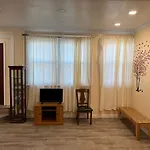 A Cheap Family Room In Queens