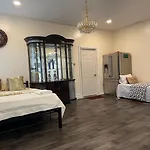 A Cheap Family Room In Queens