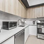 Top Notch 2Br 2Ba Suite Minutes To Central Park