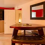 Large Apt, One Block To Train