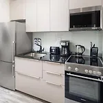 Modern Spacious Apartment In Chelsea