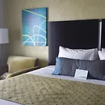 Best Western Plus Laguardia Airport Hotel