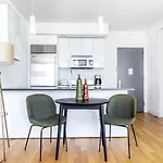 Hells Kitchen 1Br W Doorman Nr Central Park Nyc-524