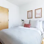 Hells Kitchen 1Br W Doorman Nr Central Park Nyc-524