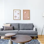 Hells Kitchen 1Br W Doorman Nr Central Park Nyc-524