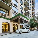 Ues Studio W Gym Doorman Balcony Stunning Roof Nyc-504