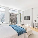 Studio W Charming Juliet Balcony In Upper East