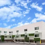 Ramada By Wyndham Bronx