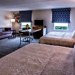 Hampton Inn&Suites Staten Island