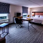 Hampton Inn&Suites Staten Island