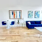 Large One Bedroom - Massive Private Terrace - Luxury Building - Williamsburg - Greenpoint