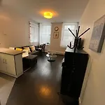 3 Bedroom, Central Location In Manhattan!!