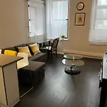 3 Bedroom, Central Location In Manhattan!!
