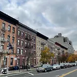 Amazing Ground Floor 2 Bedrooms In Nyc Subway Crossing The Street And One Station To Manhattan