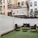 317-1D New 2Br Duplex Wd Private Backyard