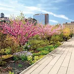 Beautiful Resort In Midtown 45