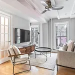 Charming 2-Bed 1-Bath Apartment In Turtle Bay