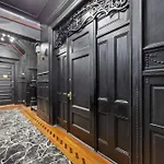 1 Min To Subway, King Bed Luxurious Airy Space Patio At \