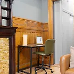 1 Min To Subway, King Bed Luxurious Airy Space Patio At \