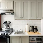 153-5A Charming 2Br Lower East Side