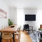 403-3C Newly Renovated 3Br In Prime Ues