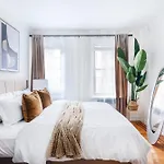 105-2C Xl Studio Prime Location