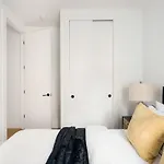 403-4C New 3Br-2Baths Prime Ues