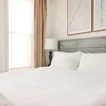 1597-14 New Renovated Studio Rime Ues