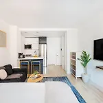 1597-14 New Renovated Studio Rime Ues