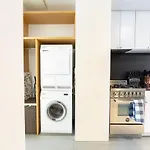 E10-2 Designer East Village Townhouse 1Br