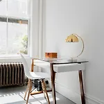 E10-2 Designer East Village Townhouse 1Br