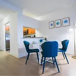 Fully Furnished 1 Bedroom 1 Bathroom In Murray Hill