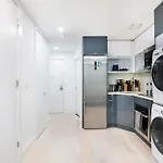 75-1A New Prime Ues W&D In Unit Elevator
