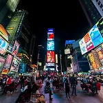 2Bd 1Bth Apartment, Best Midtown Location Near Nyc Icons!